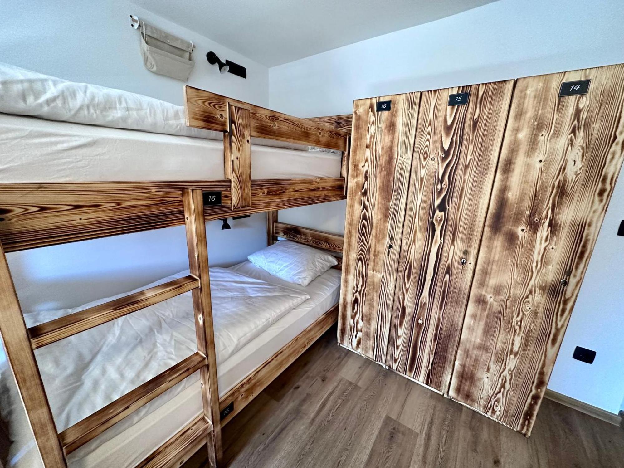Bajta Kroparica Ngoại thất bức ảnh